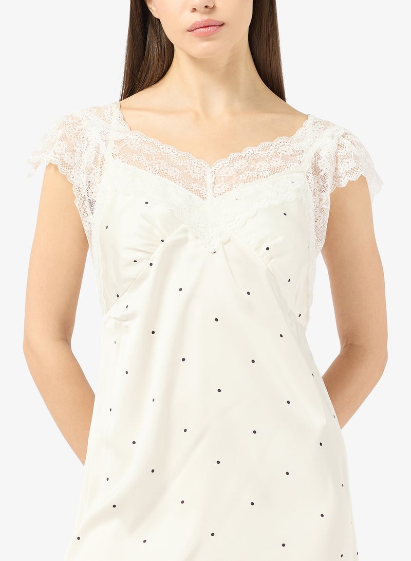 ايلا قميص نوم مزين بالدانتيل - Image 3